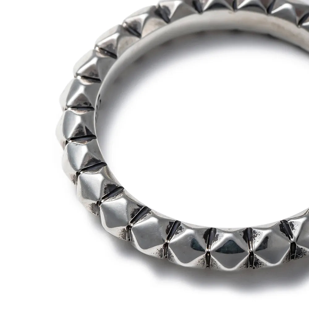 SURROUND STUDS RING