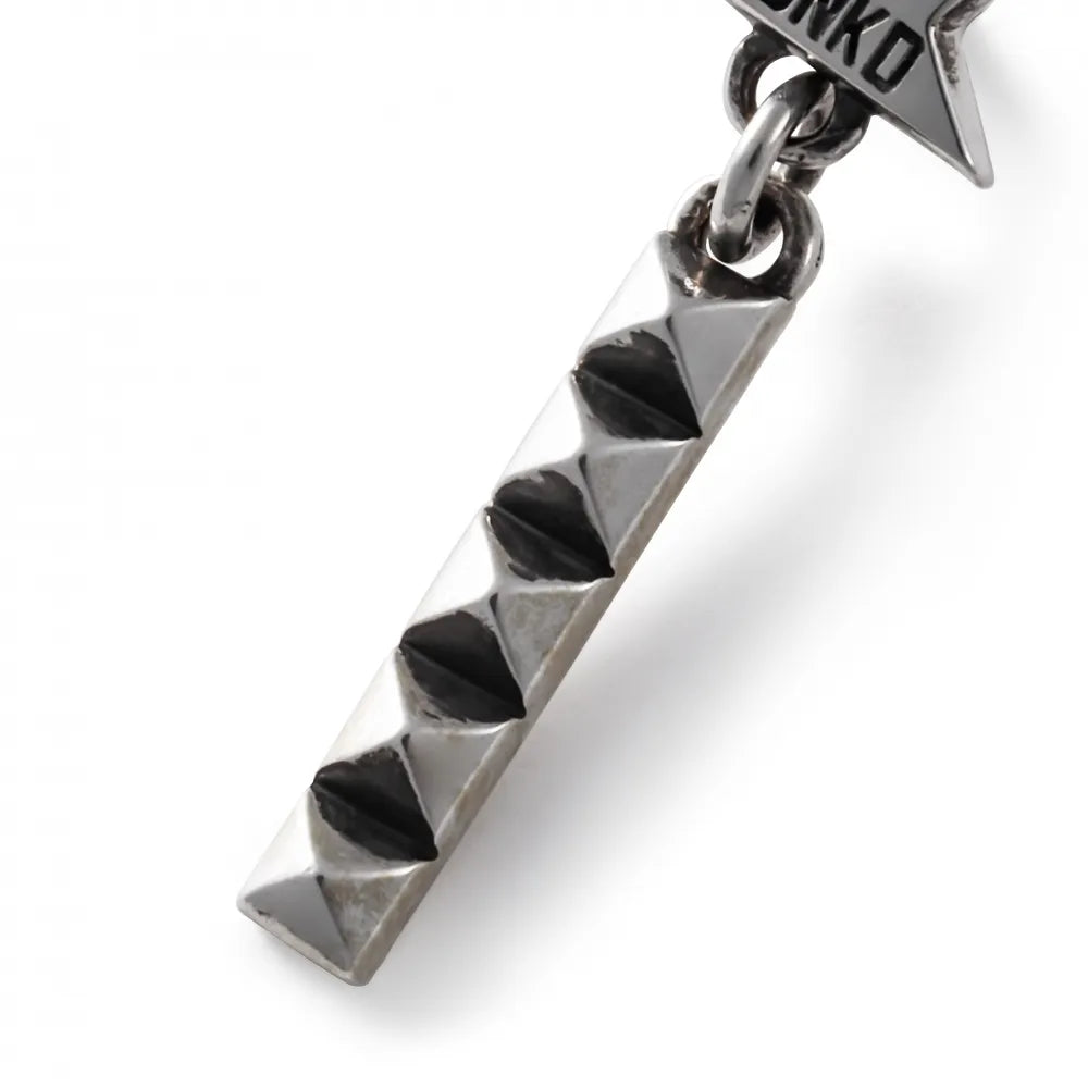CHIPPED STAR PIERCE WITH STUDS