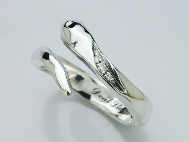HAMMERD SNAKE RING
