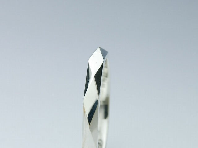 DIA SHAPE STUDS RING