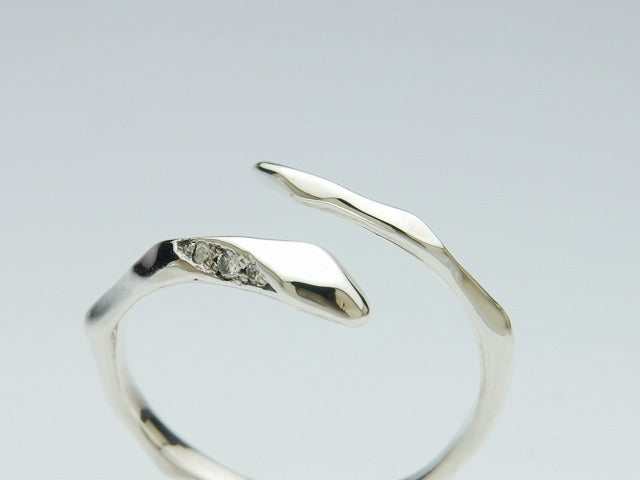 LINE SNAKE RING with stone