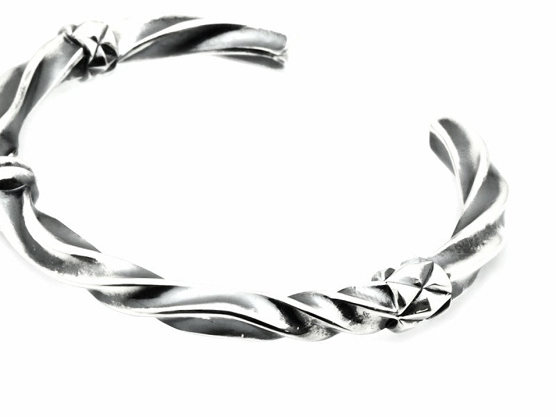 REVERSE TWIST BANGLE