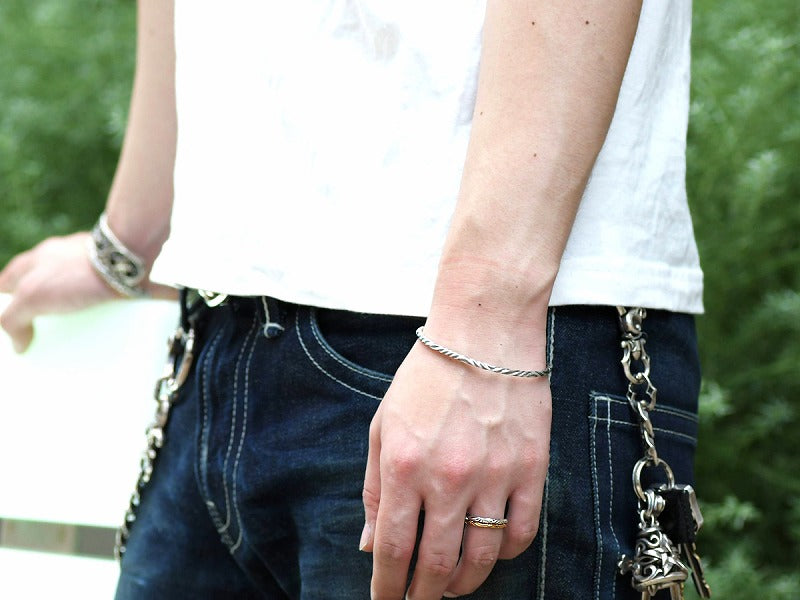 REVERSE TWIST RING 2mm