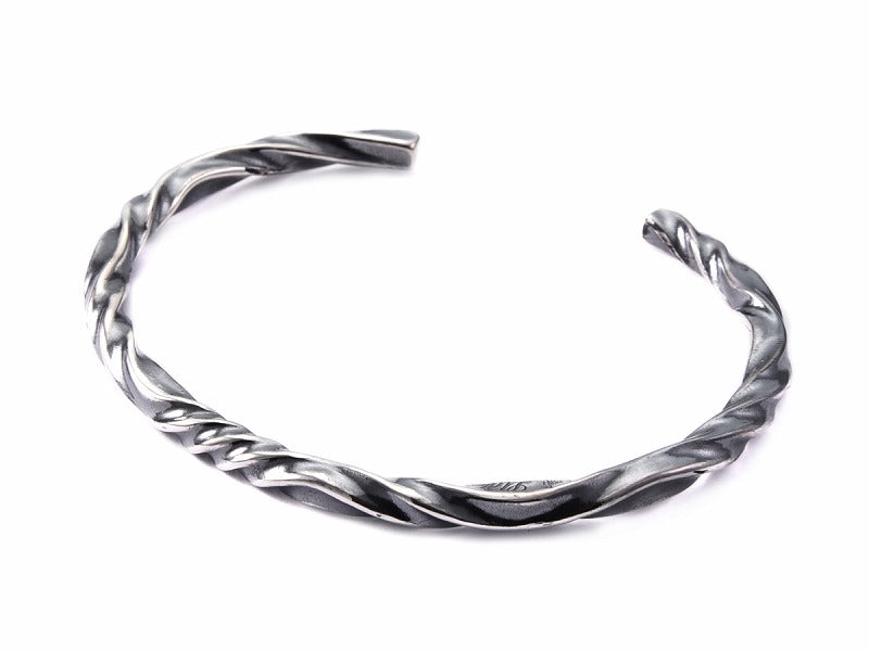 REVERSE TWIST BANGLE 4.5mm