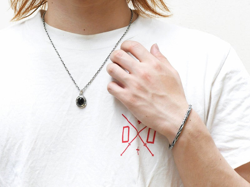 REVERSE TWIST BANGLE 4.5mm