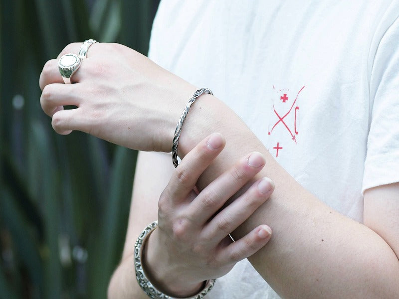 REVERSE TWIST BANGLE 4.5mm