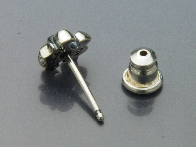 ブレードリリースタッズ