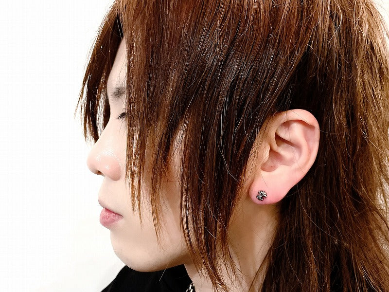 ブレードリリースタッズ