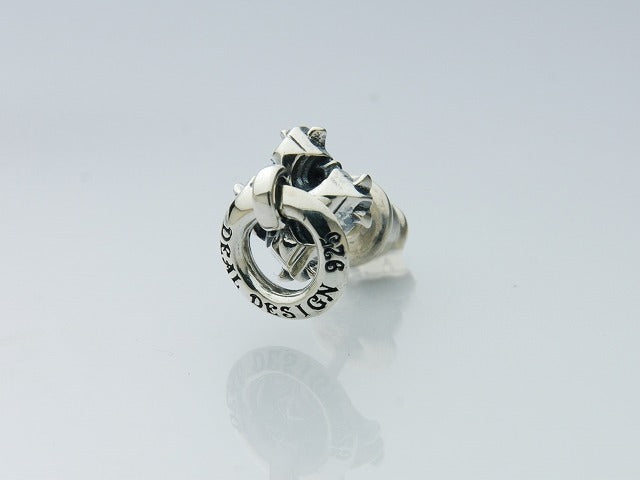 ノッカークロスピアス