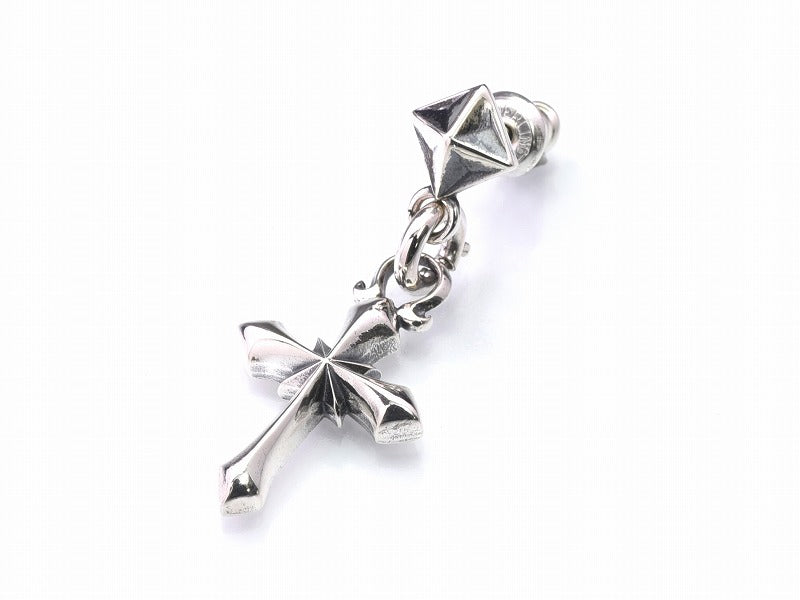 ダブルスタッズピアス