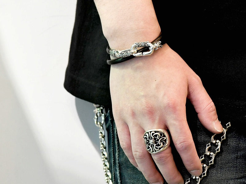 オーバルコネクトブレス