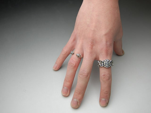 キッシーズライオンリング