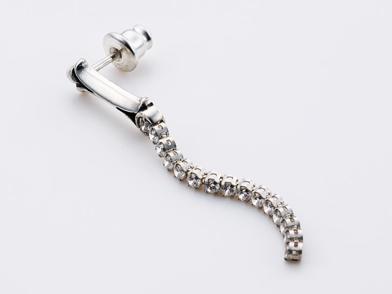 ギャラクシーチェーン:リリーピースピアス