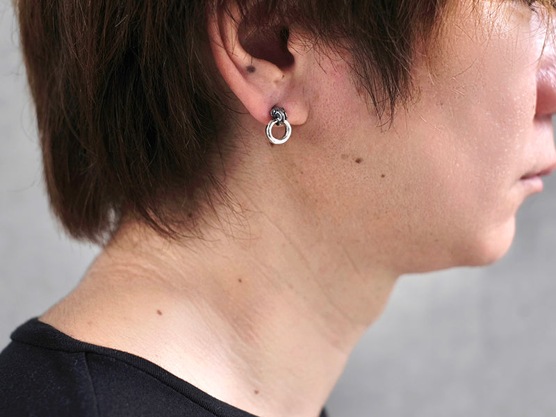 ロールリリーピアス