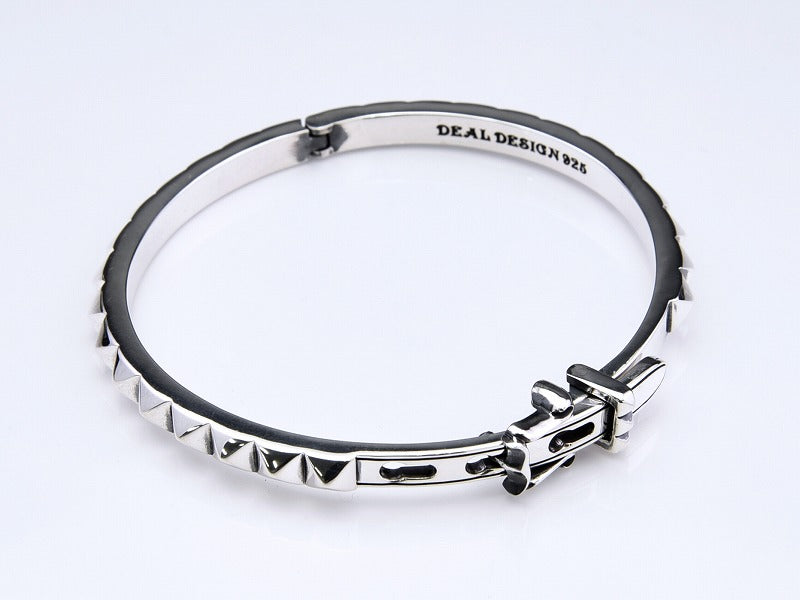 スライドスタッズブレス