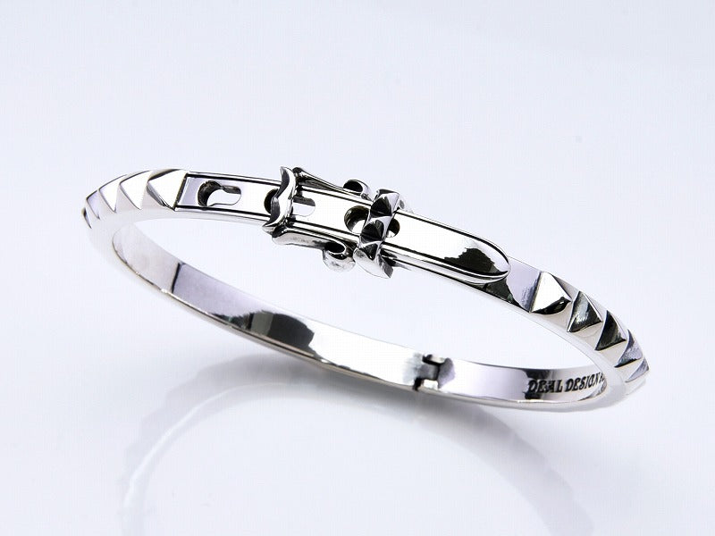 スライドスタッズブレス