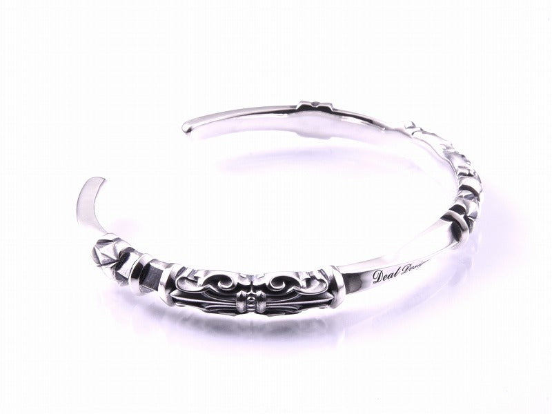 ツイストゲートバングル