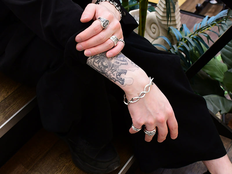 フレアスネークバングル