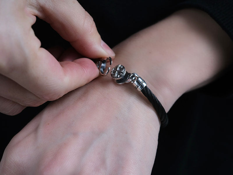 ステンレスワイヤーバングル:タイニークリップ