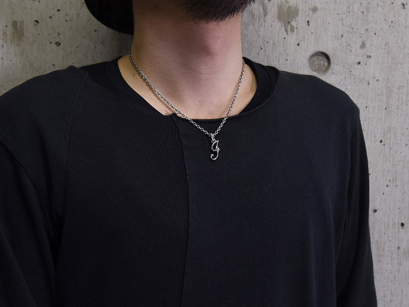 グレイスイニシャルペンダント "J"