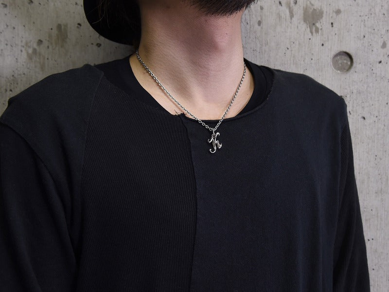 グレイスイニシャルペンダント "K"
