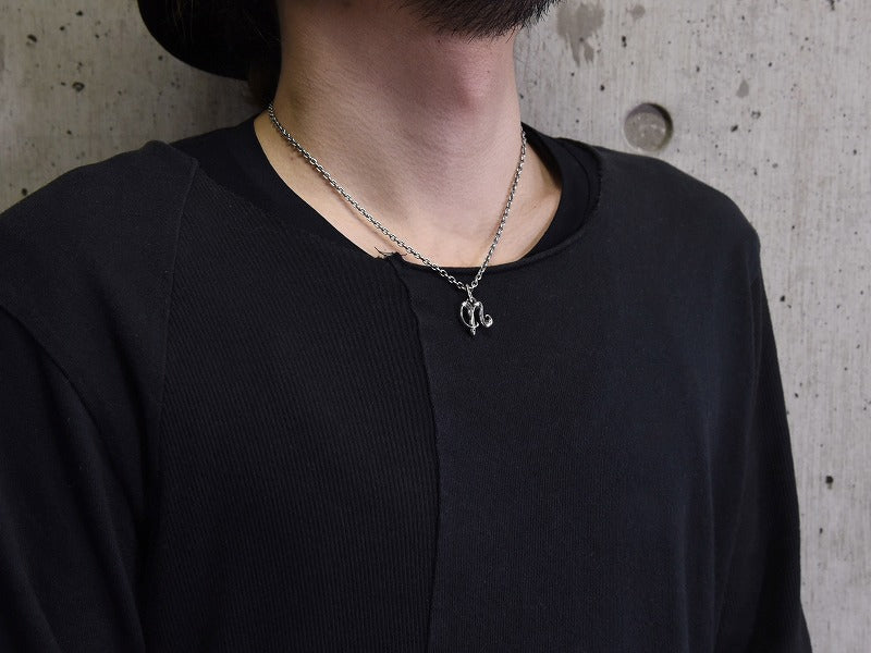 グレイスイニシャルペンダント "N"