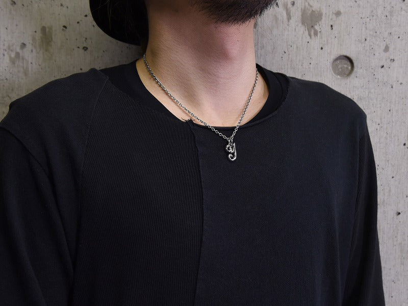 グレイスイニシャルペンダント "Y"