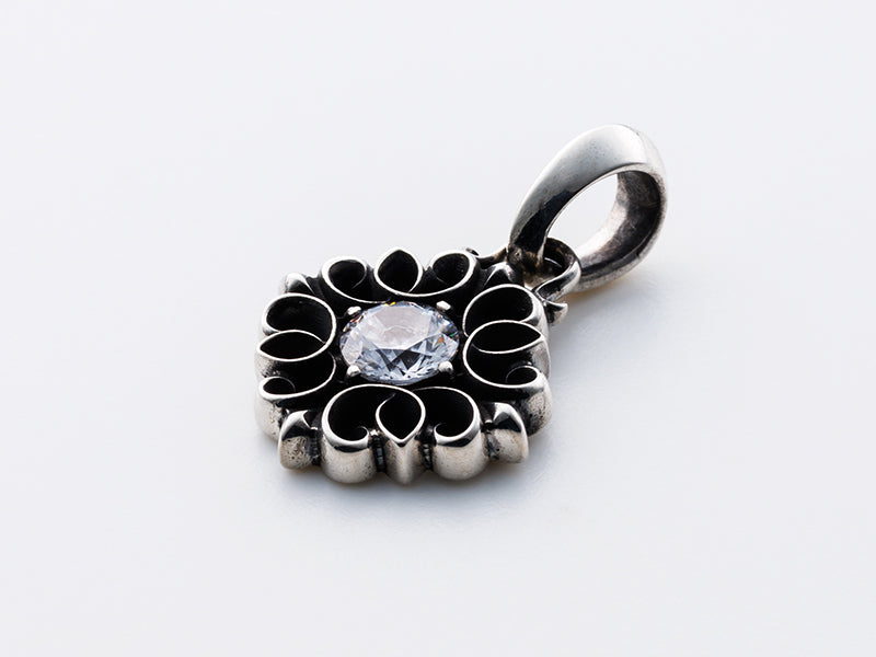 リバティフローラルクロス