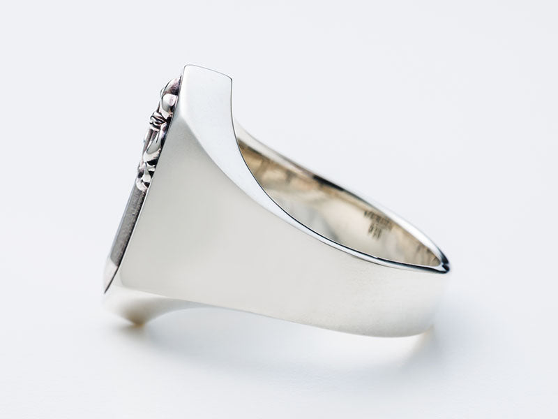 ダガーコフィンリング