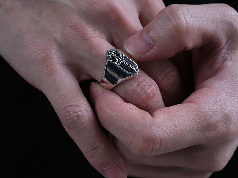 ダガーコフィンリング