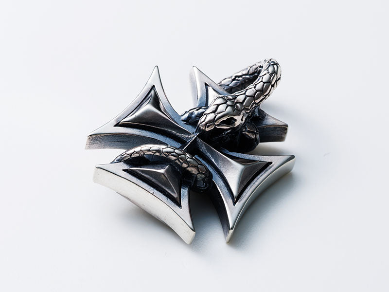 スネークロールアイアンクロス