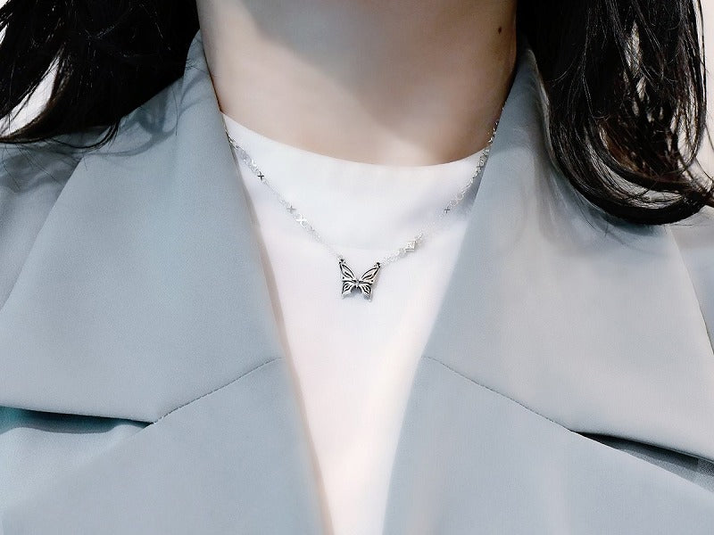 スタッズバタフライチョーカー:ラージ