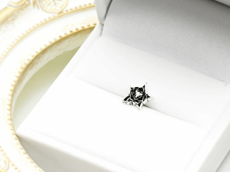 スターローズピアス