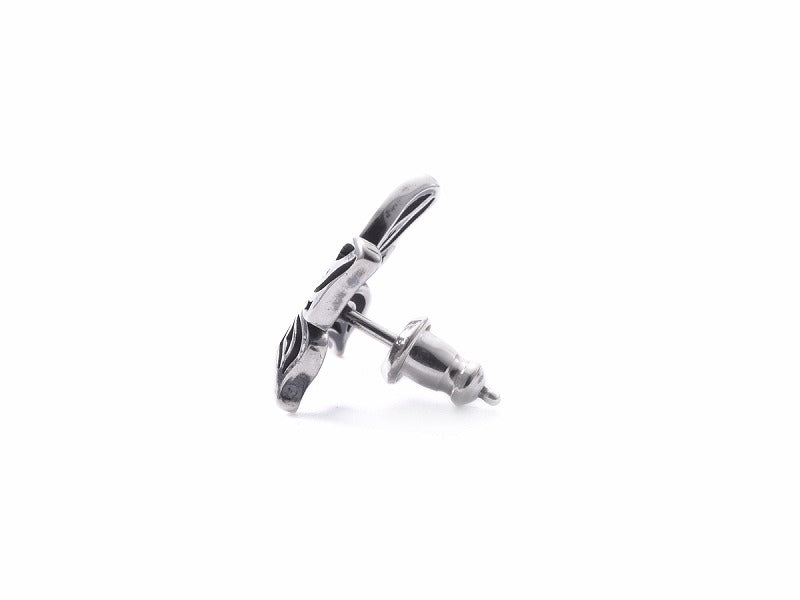 スタッズバタフライピアス