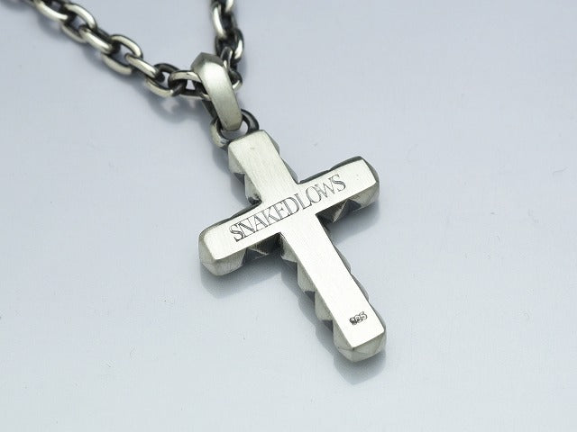 SURROUND STUDS CROSS