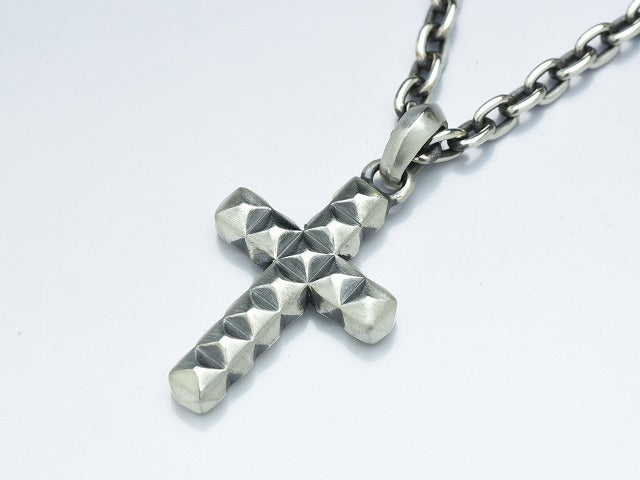 SURROUND STUDS CROSS