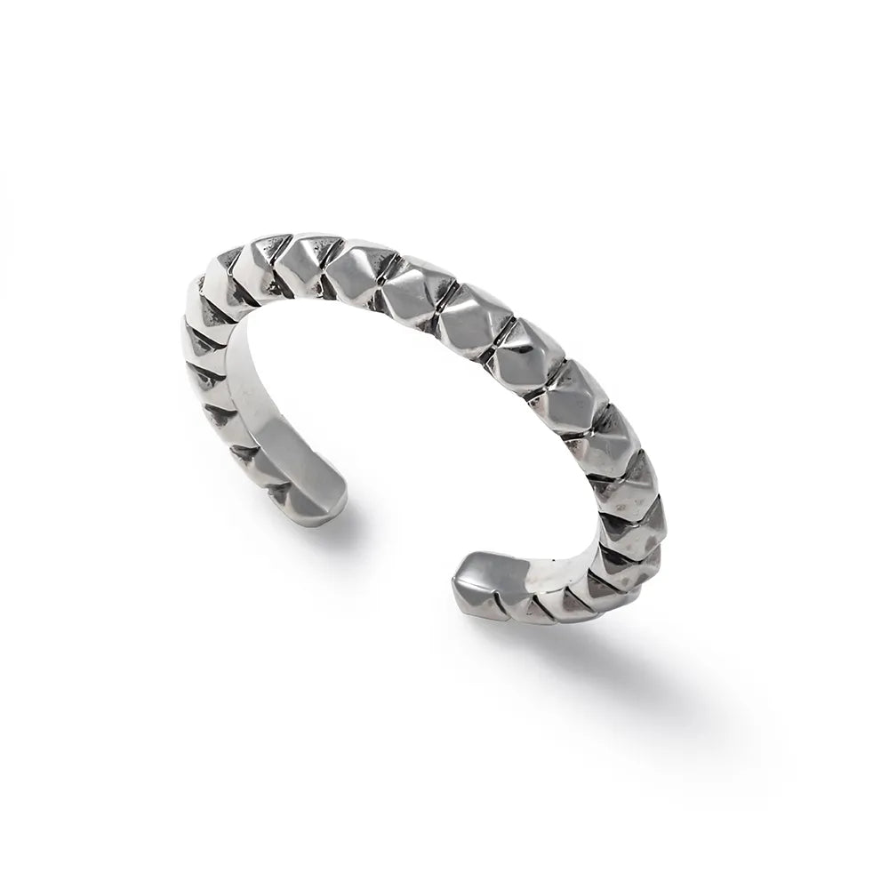 SURROUND STUDS RING
