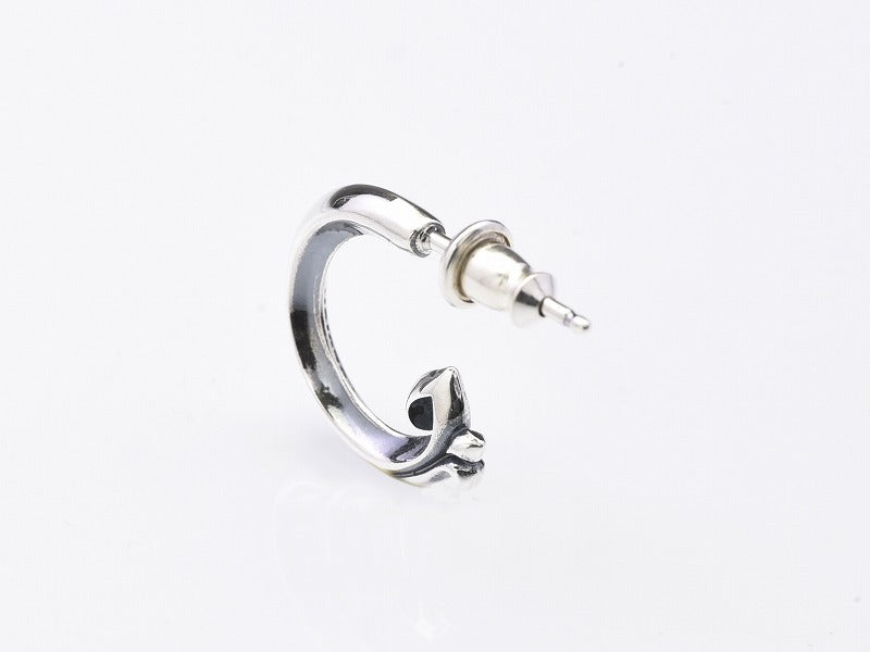 スクロールフープピアス