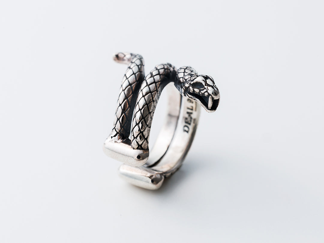 スパイラルスネークイヤカフ