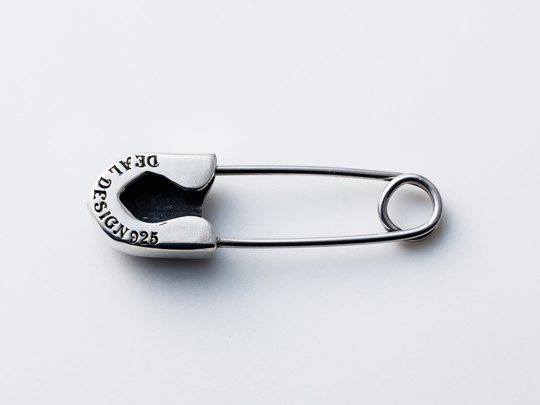 セーフティピンピアス