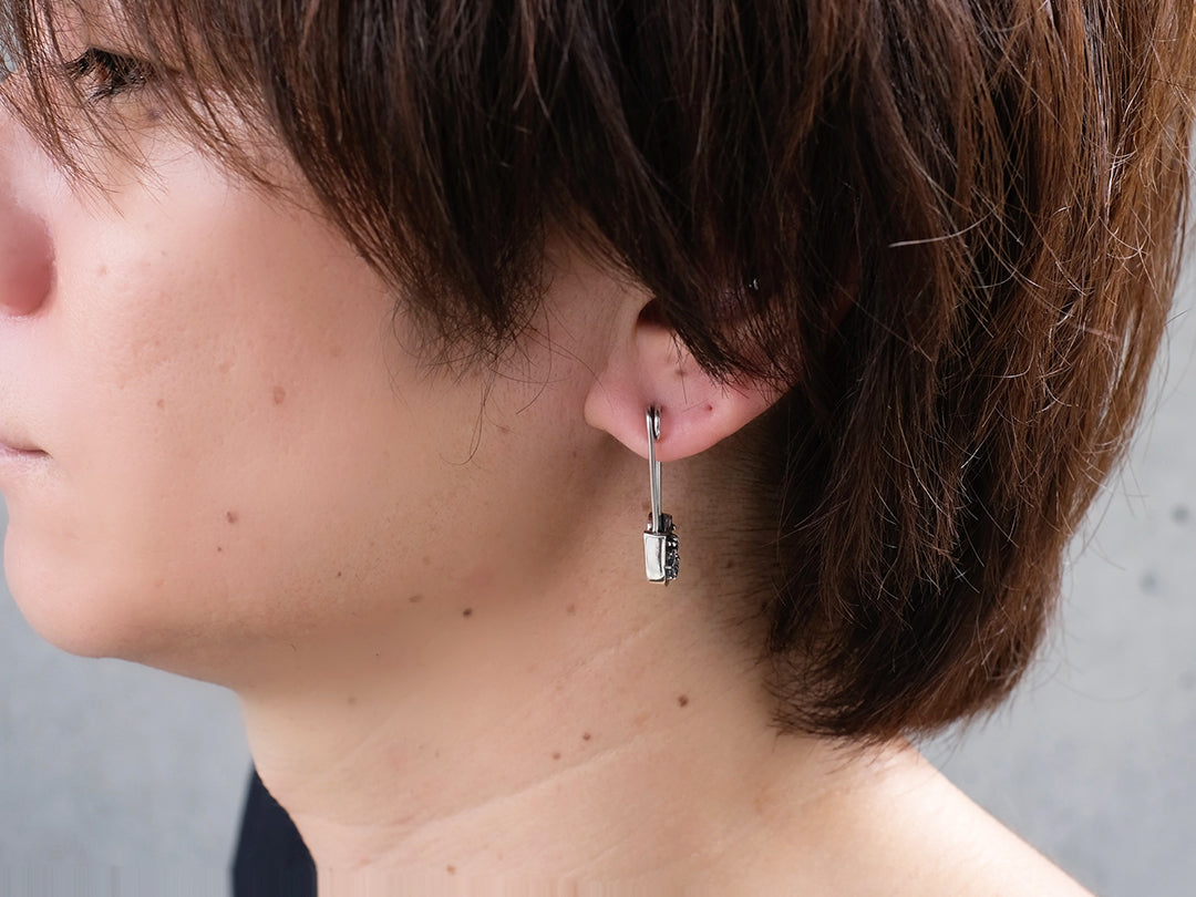 セーフティピンピアス