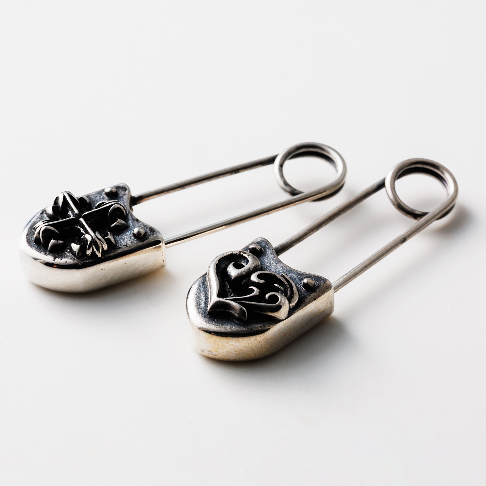 セーフティピンピアス