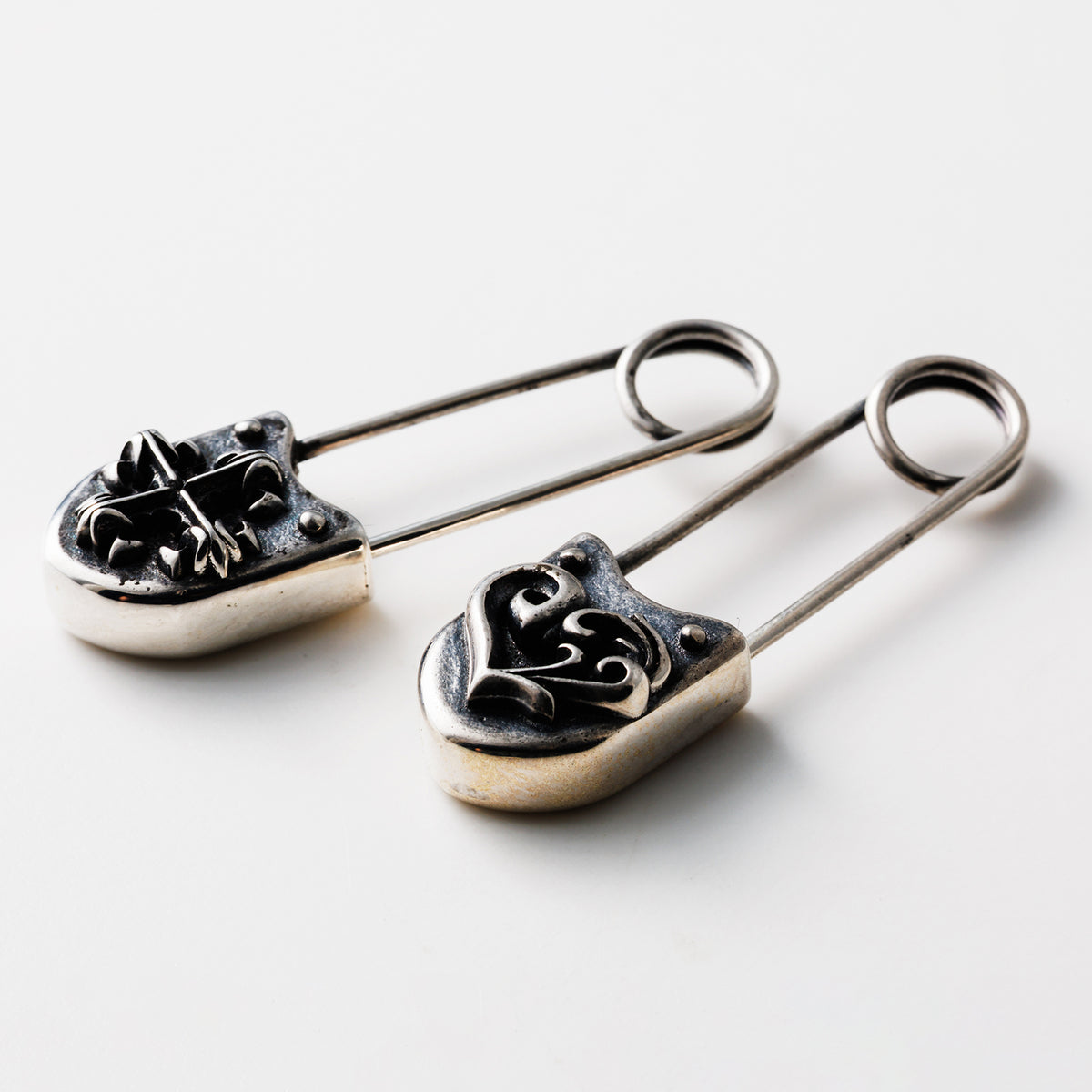 セーフティピンピアス