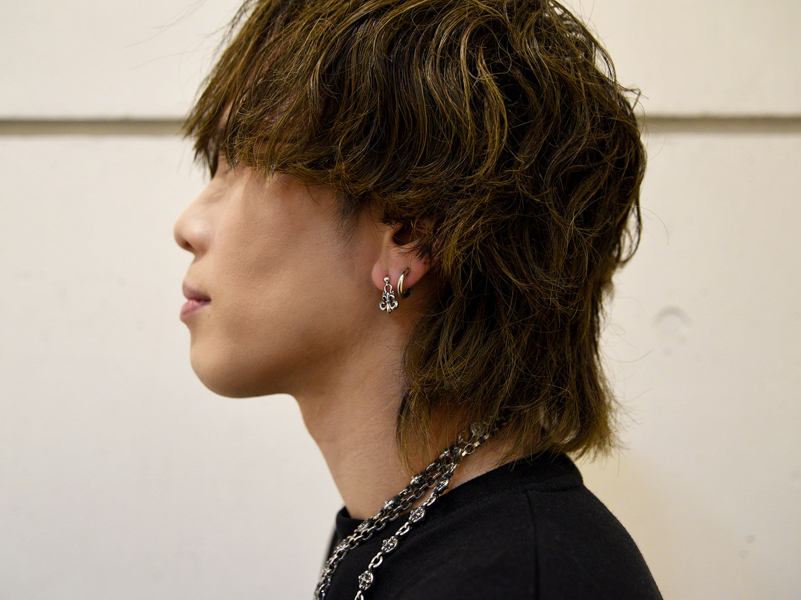 ボールドロップピアス：クラシックリリー