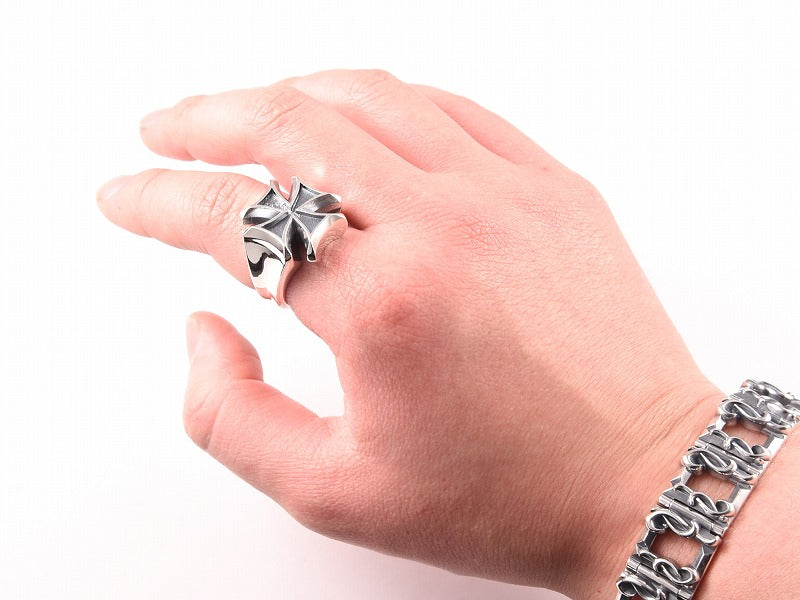 ヒュージクロスリング