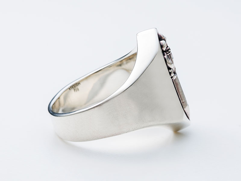 ダガーコフィンリング