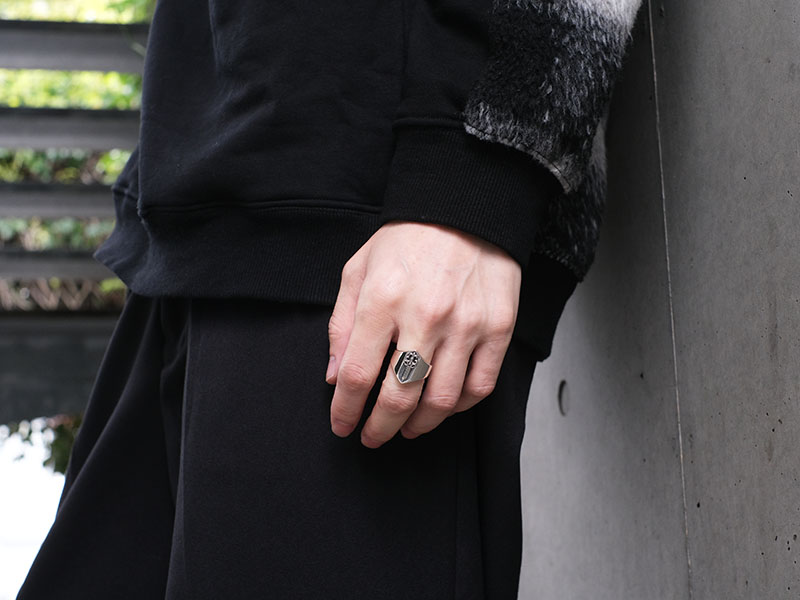 ダガーコフィンリング