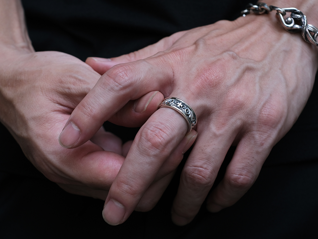 フローラルクロスリング